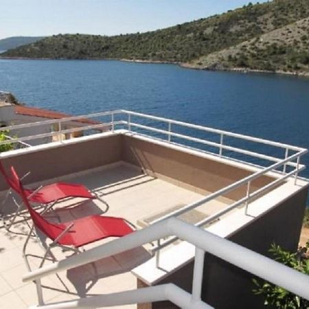 Apartments Ljubi Vinišće Eksteriør bilde