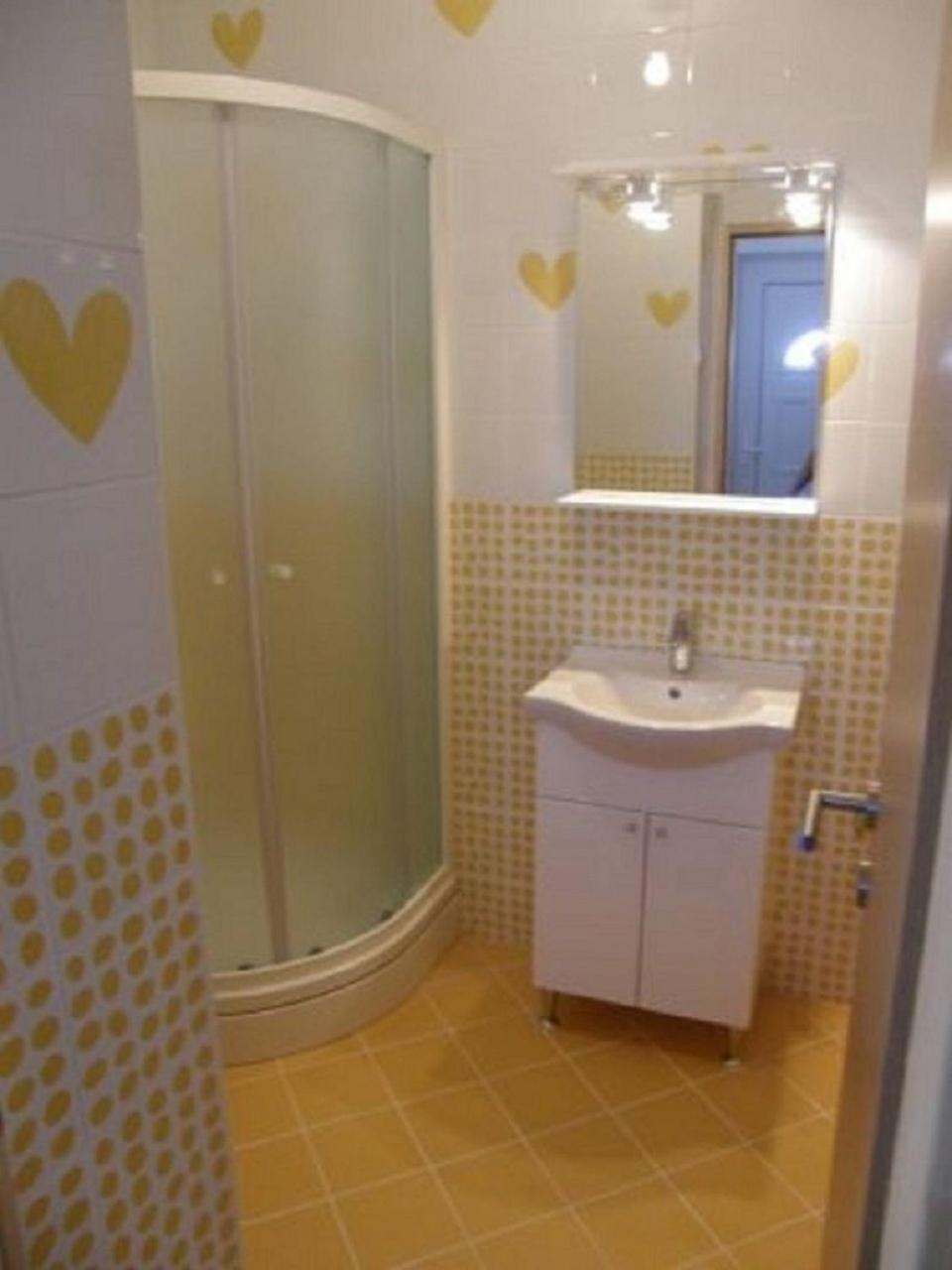 Apartments Ljubi Vinišće Eksteriør bilde