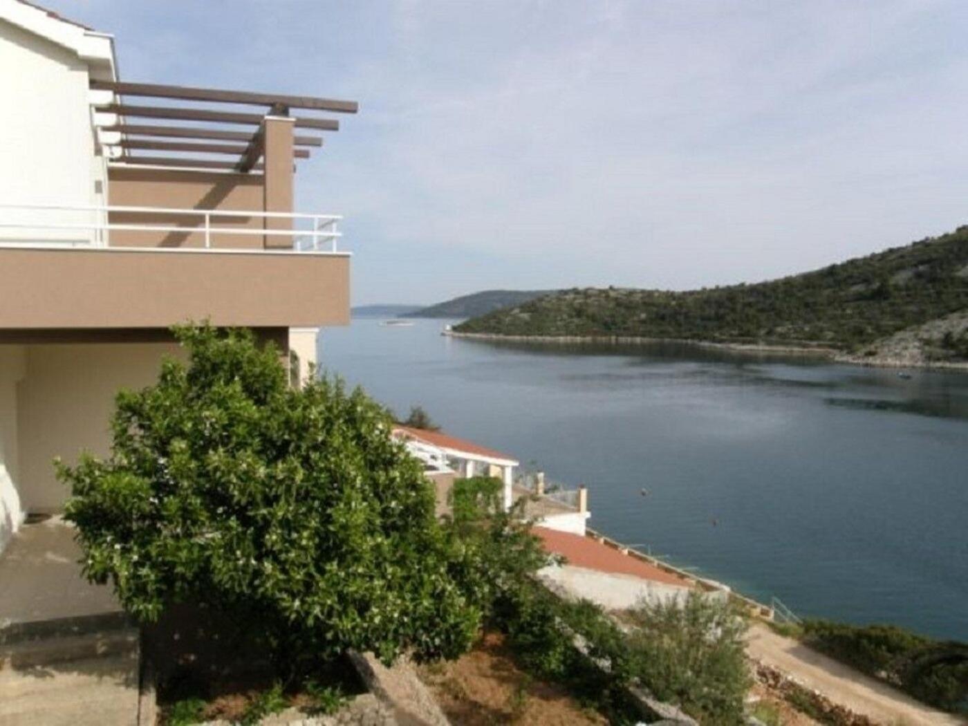 Apartments Ljubi Vinišće Eksteriør bilde